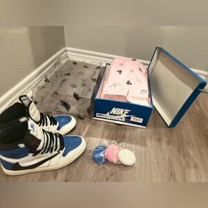 Fragment design Travis Scott Jordan 1 retro high size 8 US